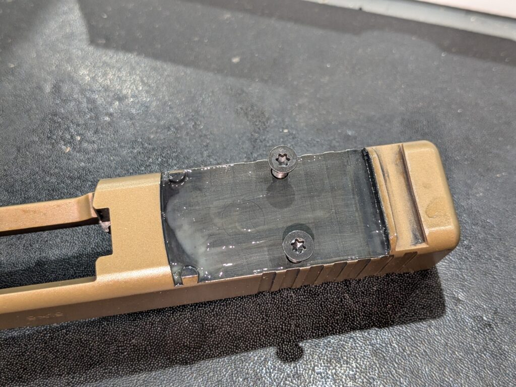 Cold blue finish on the optic cut area